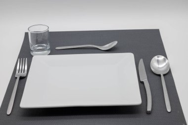 Yemek için üstü hazır.