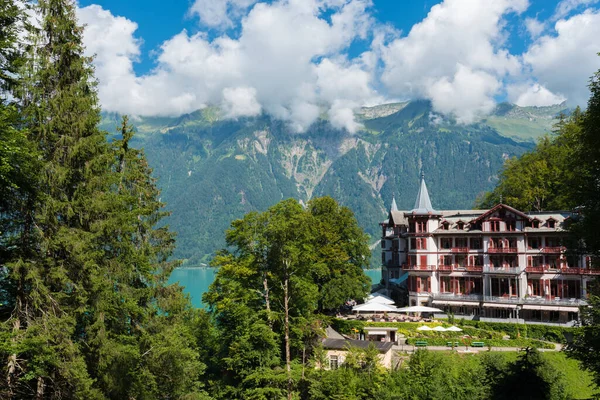 Giessbach, İsviçre - 15 Ağustos 2019 - Giessbach Oteli manzarası