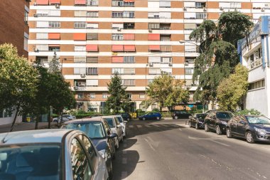 Madrid, İspanya - 6 Ağustos 2018 - Madrid 'in Herrera Oria bölgesinde yürüyüş