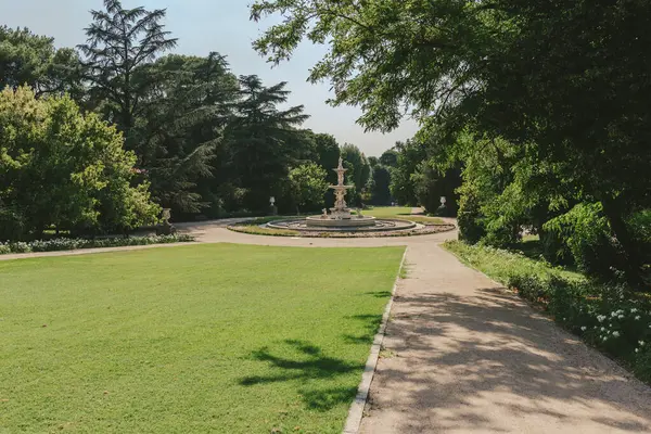 Μαδρίτη Ισπανία Αυγούστου 2018 Περπατήστε Στο Βασιλικό Πάρκο Της Madrid — Φωτογραφία Αρχείου