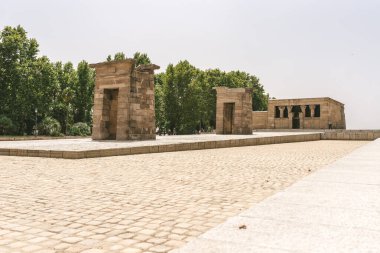 Madrid, İspanya - 7 Ağustos 2018 - Templo de Debod - Madrid 'in ortasındaki antik Mısır tapınağı