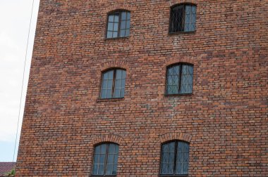 Malbork, Polonya - 19 Temmuz 2021 - Polonya 'da kırmızı tuğlalı Malbork Kalesi