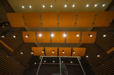 Olsztyn, Polonya - 8 Ağustos 2021 - farklı odalardaki lamba manzarası