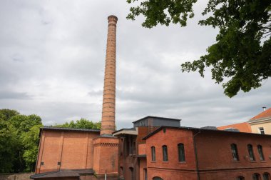 Olsztyn, Polonya - 21 Ağustos 2021 - Olsztyn 'deki UWM kampüsündeki eski kazan dairesi.