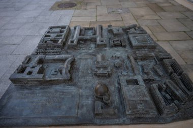 Berlin, Almanya - 12 Ağustos 2021 - Bebelplatz ve Berlin meydanı manzarası.