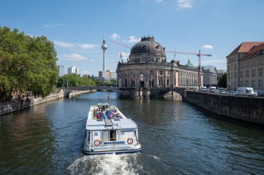 Berlin, Almanya - 12 Ağustos 2021 - Berlin 'deki Bode Müzesi manzarası