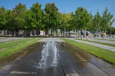 Berlin, Almanya - 12 Ağustos 2021 - Berlin 'deki Bundestag parlamentosunun manzarası