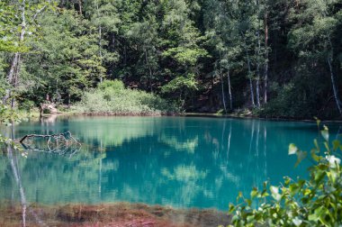 Renkli Göller -, Polonya 05 Temmuz 2025, Wielka Kopa 'nın eteğindeki renkli göllerde yürüyüş.