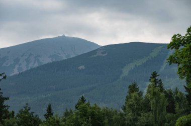 Karpacz, Polonya 'daki Wang Kilisesi 3 Temmuz 2025, Karpacz' daki Wang Kilisesi 'ni ziyaret ediyor..