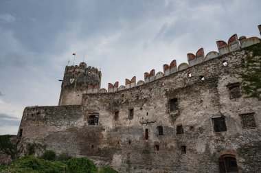 Bolkow, Polonya 'daki Bolkow Kalesi. 3 Temmuz 2025. Bolkow Kulesi' nden kaleyi ve manzarayı ziyaret ediyoruz..