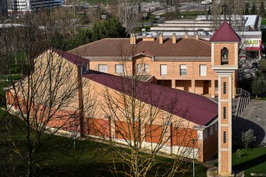 MENDILLORRI, NAVARRA ŞUBAT 18 Şubat 2021: MENDILLORRI KİLİSESİ