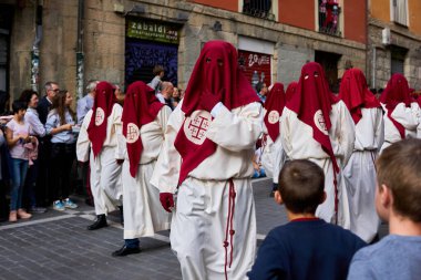 PAMPLONA, NAVARRA İSPANESİ 19 Nisan 2019: PAMPLONA 'NIN KURUMLARINDA HAYATINDA HAYIR