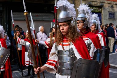 PAMPLONA, NAVARRA İSPANESİ 19 Nisan 2019: PAMPLONA 'NIN KURUMLARINDA HAYATINDA HAYIR