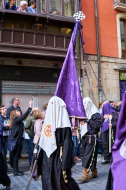 PAMPLONA, NAVARRA İSPANESİ 19 Nisan 2019: PAMPLONA 'NIN KURUMLARINDA HAYATINDA HAYIR