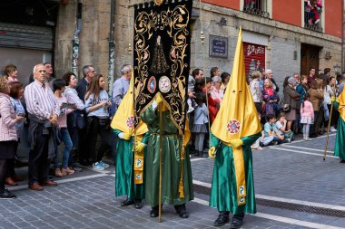 PAMPLONA, NAVARRA İSPANESİ 19 Nisan 2019: PAMPLONA 'NIN KURUMLARINDA HAYATINDA HAYIR