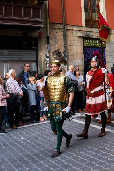 PAMPLONA, NAVARRA İSPANESİ 19 Nisan 2019: PAMPLONA 'NIN KURUMLARINDA HAYATINDA HAYIR