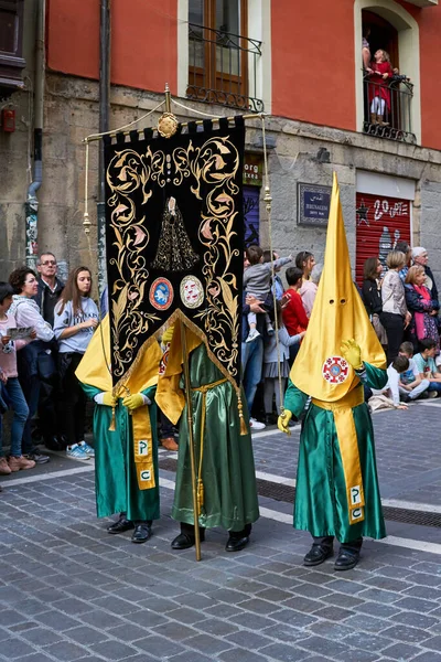 PAMPLONA, NAVARRA İSPANESİ 19 Nisan 2019: PAMPLONA 'NIN KURUMLARINDA HAYATINDA HAYIR