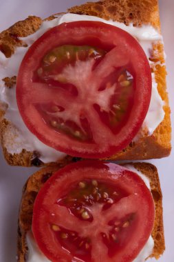 Kadeh kaldırmak kahvaltı konseptidir.