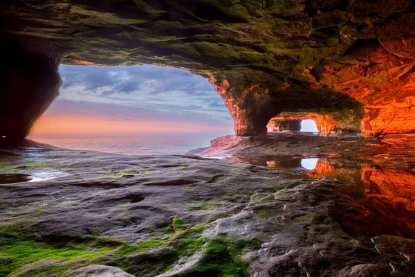 Morska jaskinia na Lake Superior, Michigan — Zdjęcie stockowe