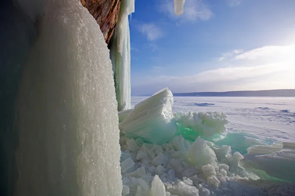 Kaputte Eisvorhänge - grand island, munising, michigan — Stockfoto