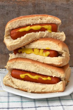 Jambonlu ve peynirli sandviç.