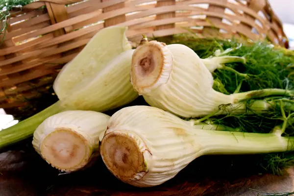 Fresh Garlic Wooden Table — Stock Photo, Image