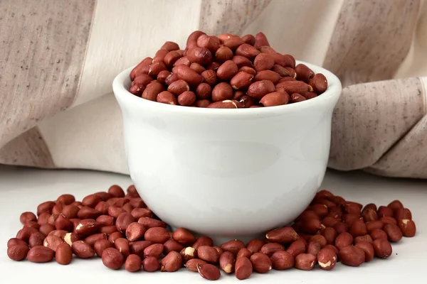 Amendoins Assados Uma Mesa Madeira — Fotografia de Stock