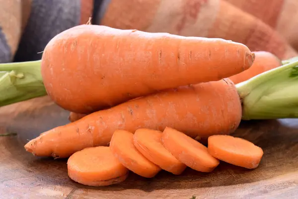 Zanahorias Frescas Sobre Mesa — Foto de Stock