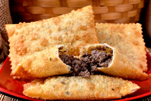 Etli lezzetli khachapuri.