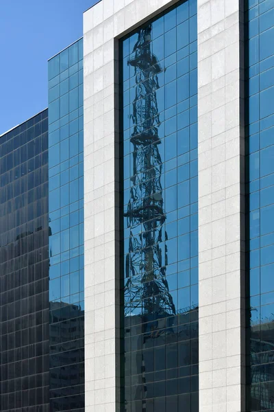 近代的な建物のガラスのファサード — ストック写真