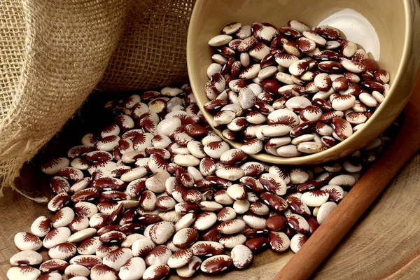 木の鉢の中の豆 — ストック写真