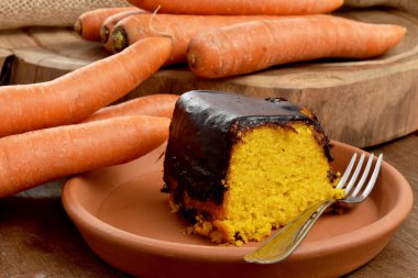 Fırında havuçlu kek.