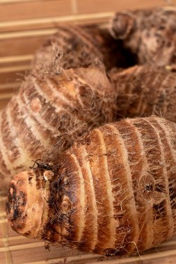 Masada taze ekmek var.