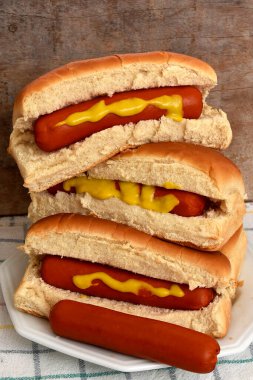 Jambonlu ve peynirli sandviç.