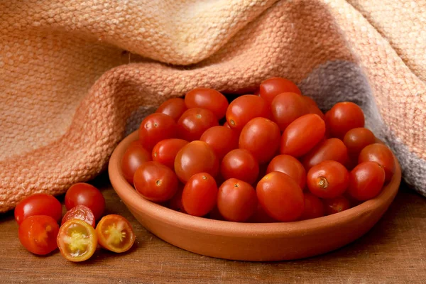 Fresh Tomatoes Wicker Basket Wooden Table — Stock Photo, Image