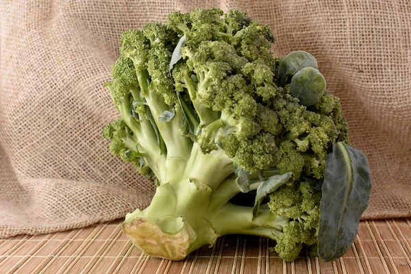 Fresh Broccoli Table — Stock Photo, Image