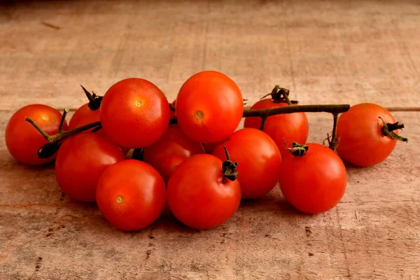 Fresh Tomatoes Wooden Background — Stock Photo, Image