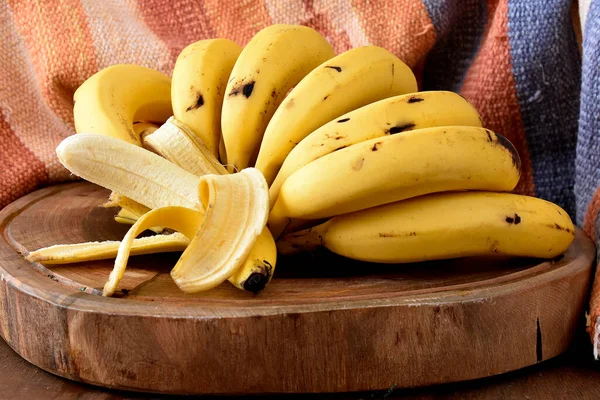 Bunch Bananas Wooden Table — Stock Photo, Image