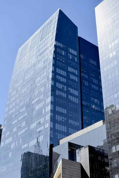 Szklana Fasada Nowoczesnego Budynku — Zdjęcie stockowe