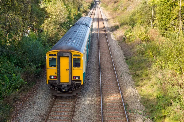 Tren en las vías — Foto de Stock