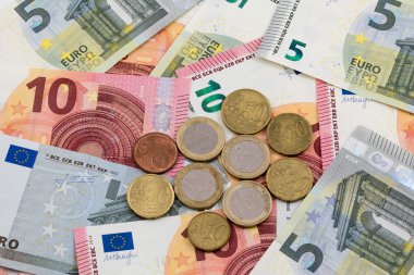 Euro notları ve madeni paralar