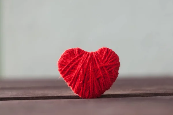 Red Heart Wool Thread Valentine Day Concept — Stock Photo, Image