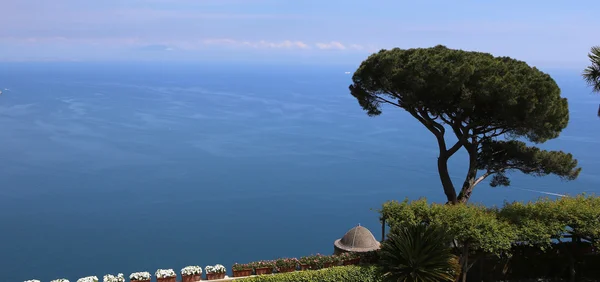 Linia brzegowa w Ravello, wybrzeże Amalfi, Włochy — Zdjęcie stockowe