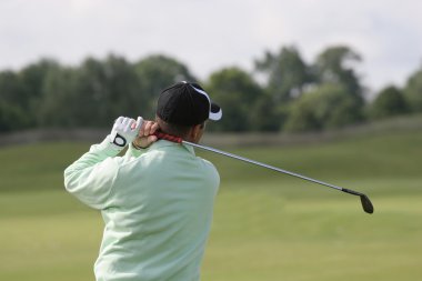 Adam golf salıncak kursu