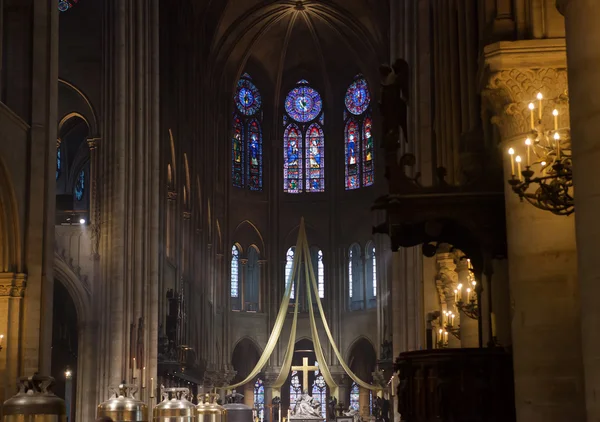 Intérieurs de la cathédrale Notre Dame, Paris, france — Photo