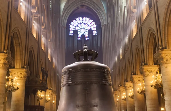 Belső terek, a Notre Dame-katedrális, Párizs, Franciaország — Stock Fotó