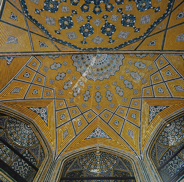 Mosaico persa em madrasa mãe do Xá, Isfahan, Irã — Fotografia de Stock