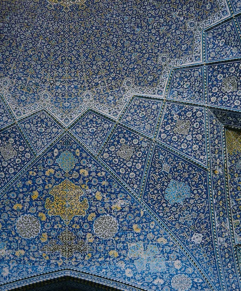Mosaik persian di madrasah ibu dari Shah, Isfahan, Iran — Stok Foto