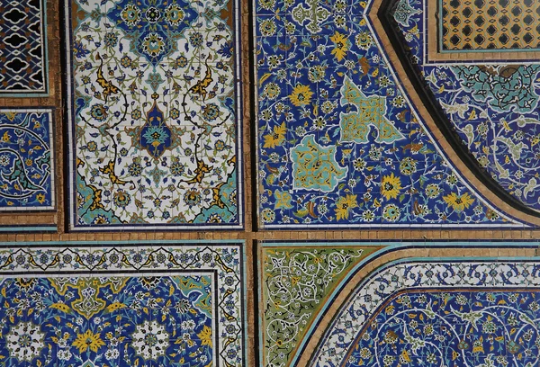 Islamiska mosaik i Jameh moskén i Isfahan, Isfahan, Iran — Stockfoto