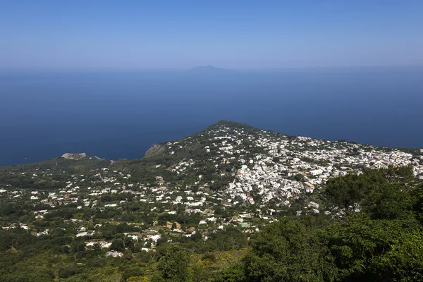 Linia brzegowa wyspy Capri, Capri, Włochy — Zdjęcie stockowe